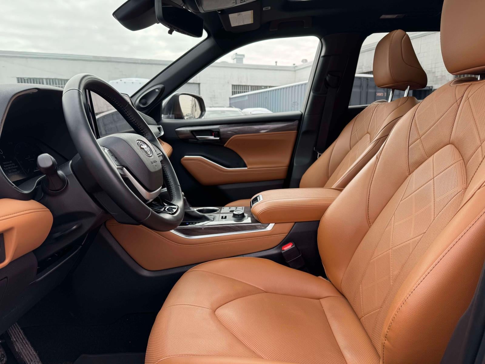 2025 Toyota Highlander Platinum