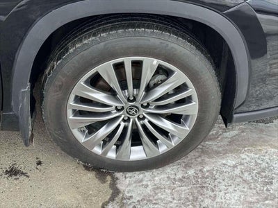 2025 Toyota Highlander Platinum
