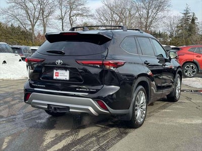2025 Toyota Highlander Platinum