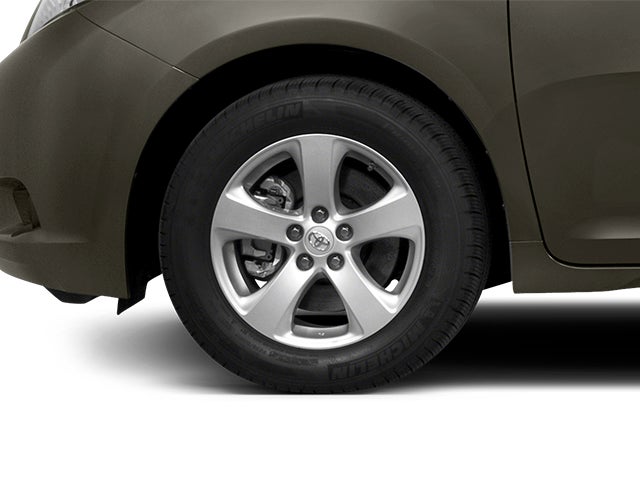 2014 Toyota Sienna LE V6 8 Passenger