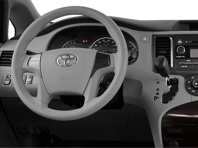2014 Toyota Sienna LE V6 8 Passenger