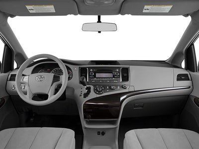 2014 Toyota Sienna LE V6 8 Passenger