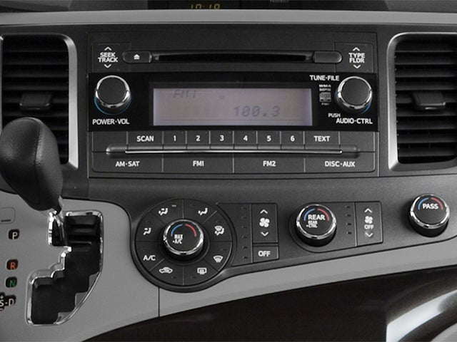 2014 Toyota Sienna LE V6 8 Passenger
