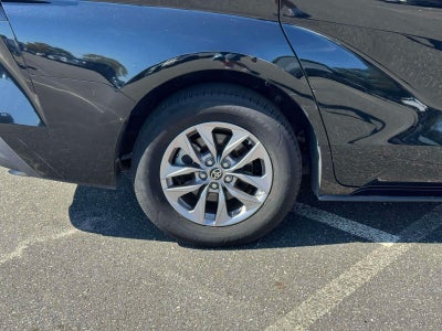 2025 Toyota Sienna LE