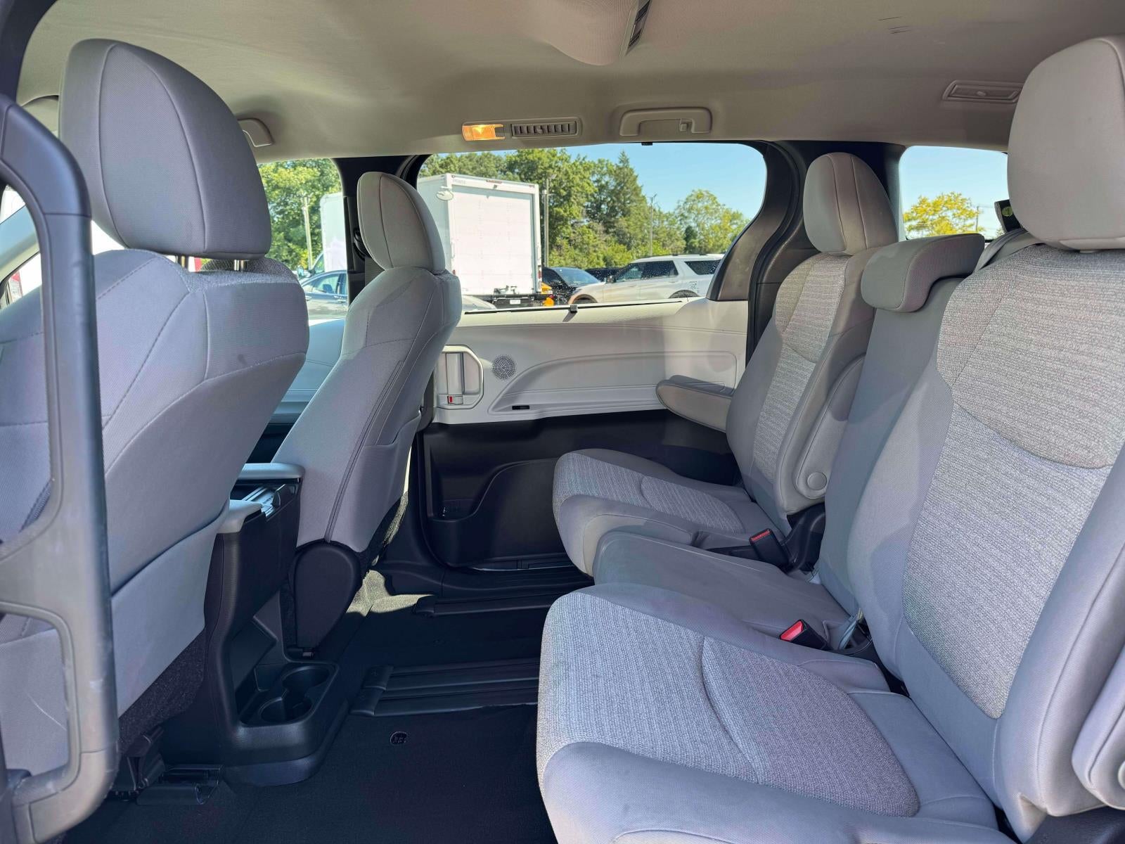 2025 Toyota Sienna LE