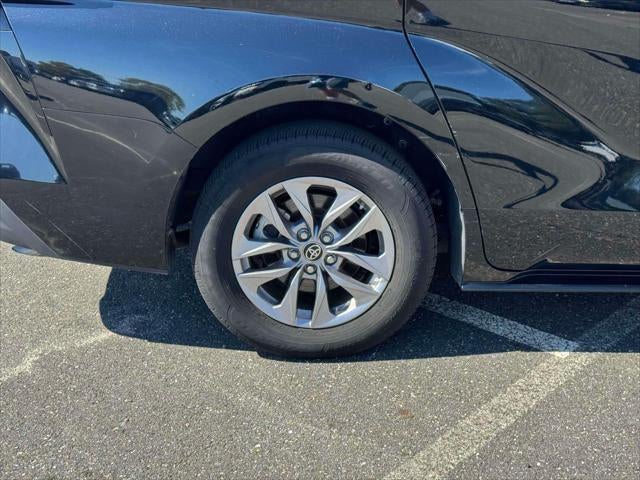 2025 Toyota Sienna LE