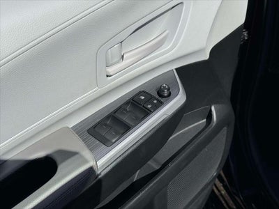 2025 Toyota Sienna LE