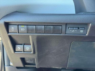 2025 Toyota Sienna LE