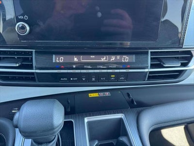 2025 Toyota Sienna LE