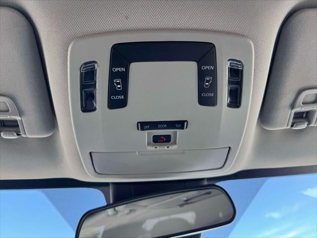 2025 Toyota Sienna LE