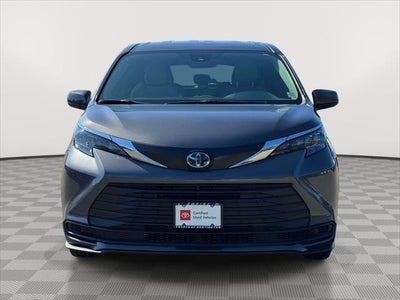 2025 Toyota Sienna LE