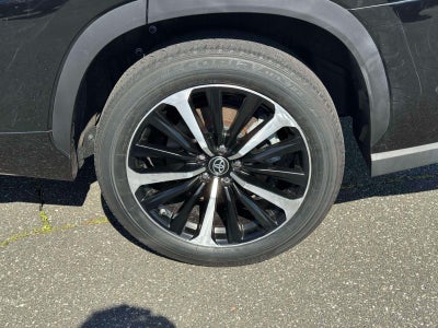 2022 Toyota Highlander XSE