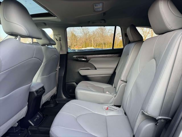 2024 Toyota Highlander Hybrid Limited