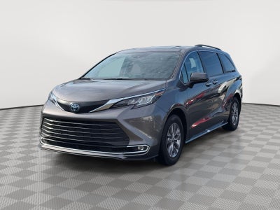 2023 Toyota Sienna XLE