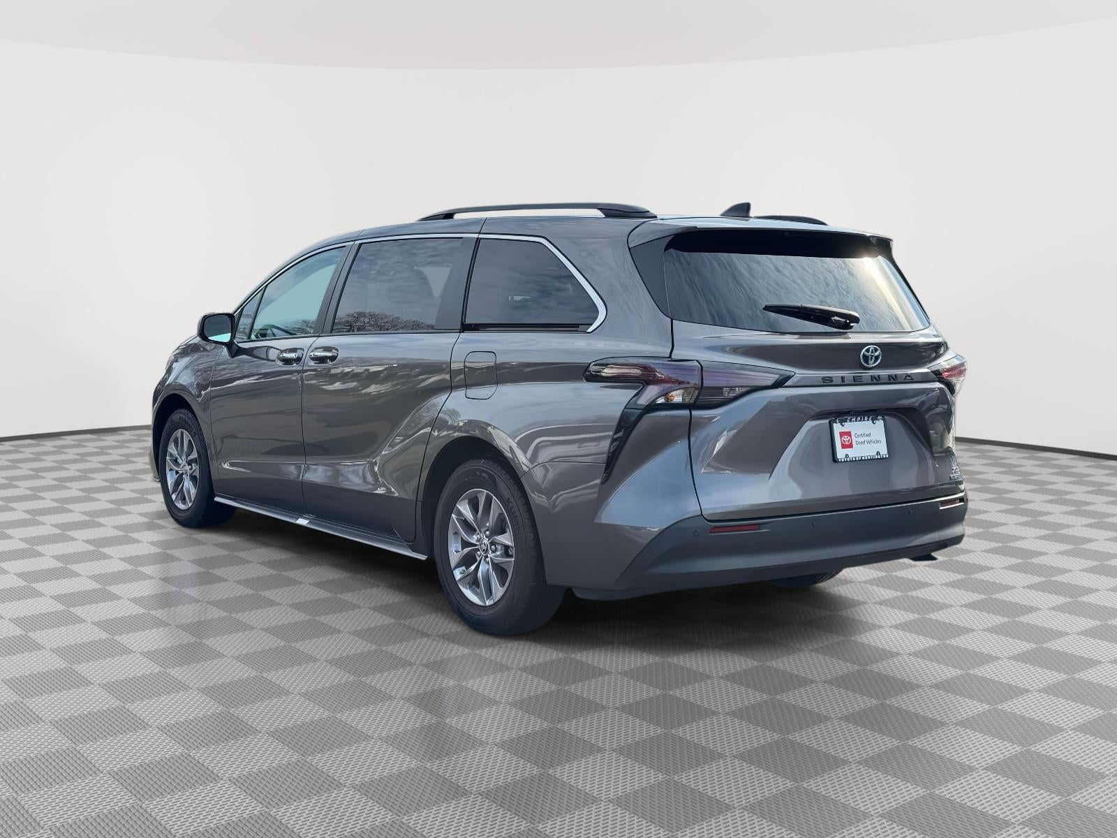 2023 Toyota Sienna XLE