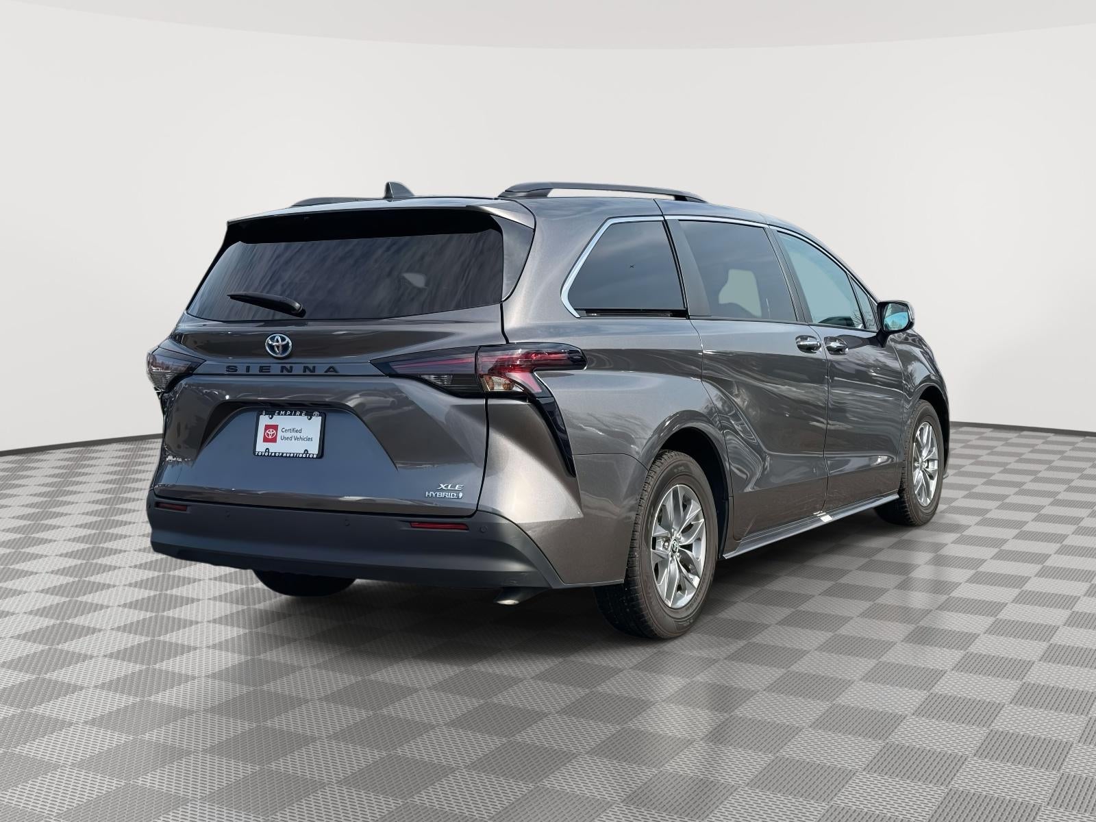 2023 Toyota Sienna XLE