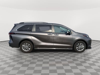 2023 Toyota Sienna XLE