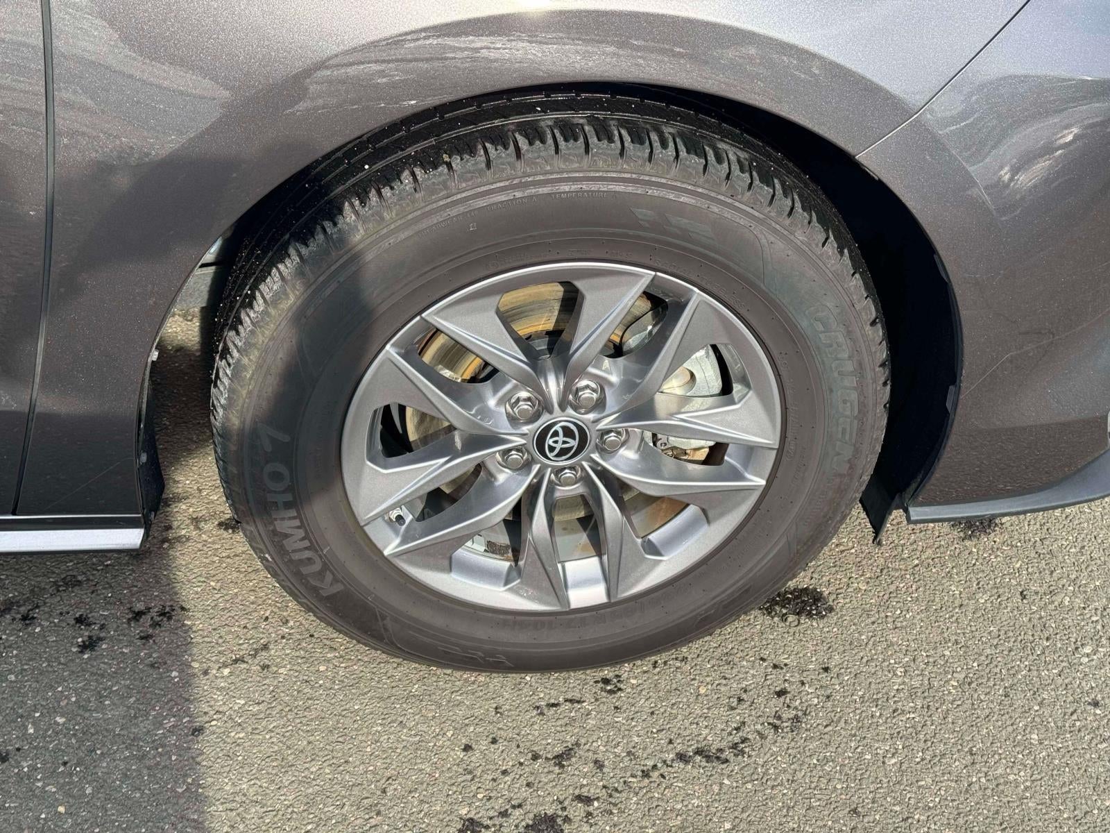 2023 Toyota Sienna XLE