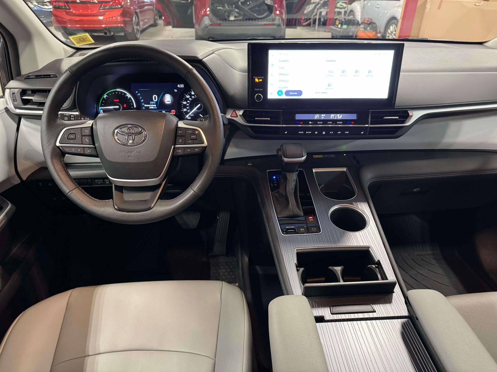 2025 Toyota Sienna XLE