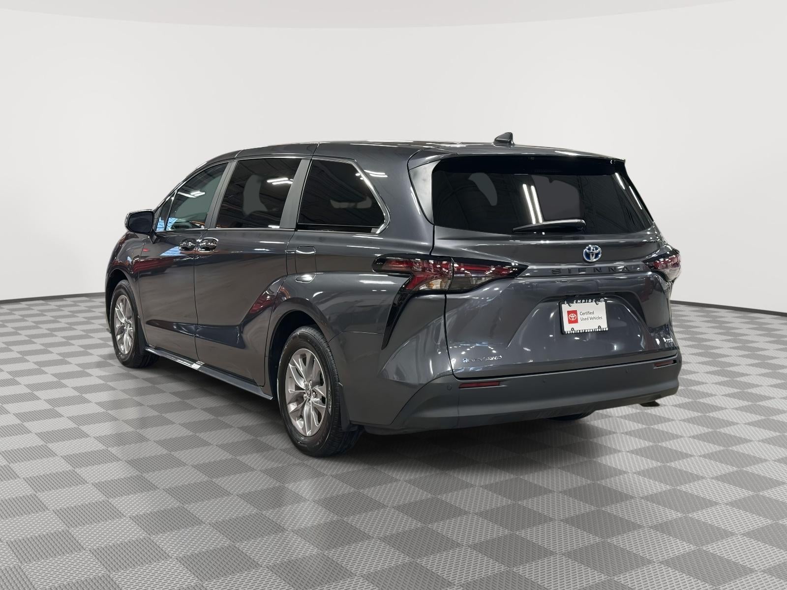 2025 Toyota Sienna XLE