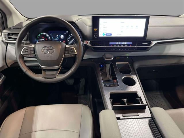 2025 Toyota Sienna XLE