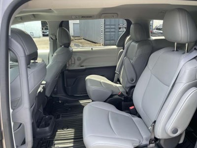 2022 Toyota Sienna XLE