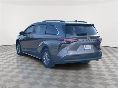 2022 Toyota Sienna XLE