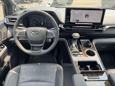 2025 Toyota Sienna Limited