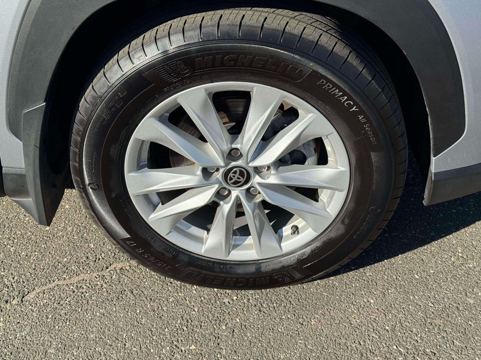 2024 Toyota Corolla Cross LE