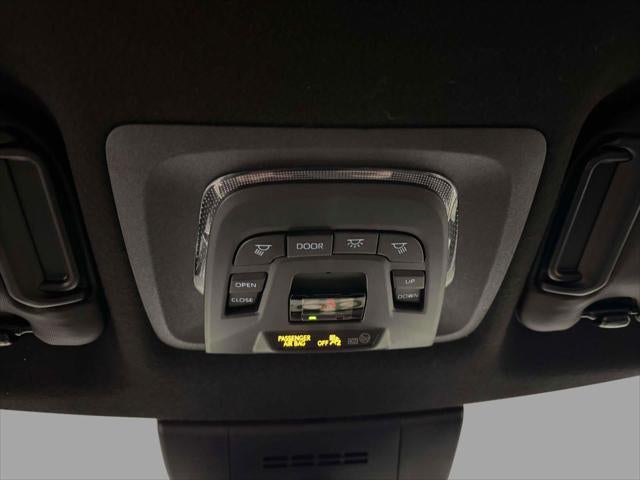 2023 Toyota Corolla Cross Hybrid SE