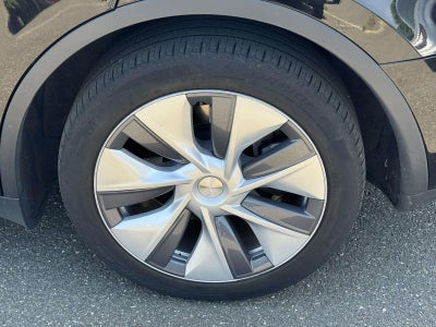 2024 Tesla Model Y Long Range Dual Motor All-Wheel Drive