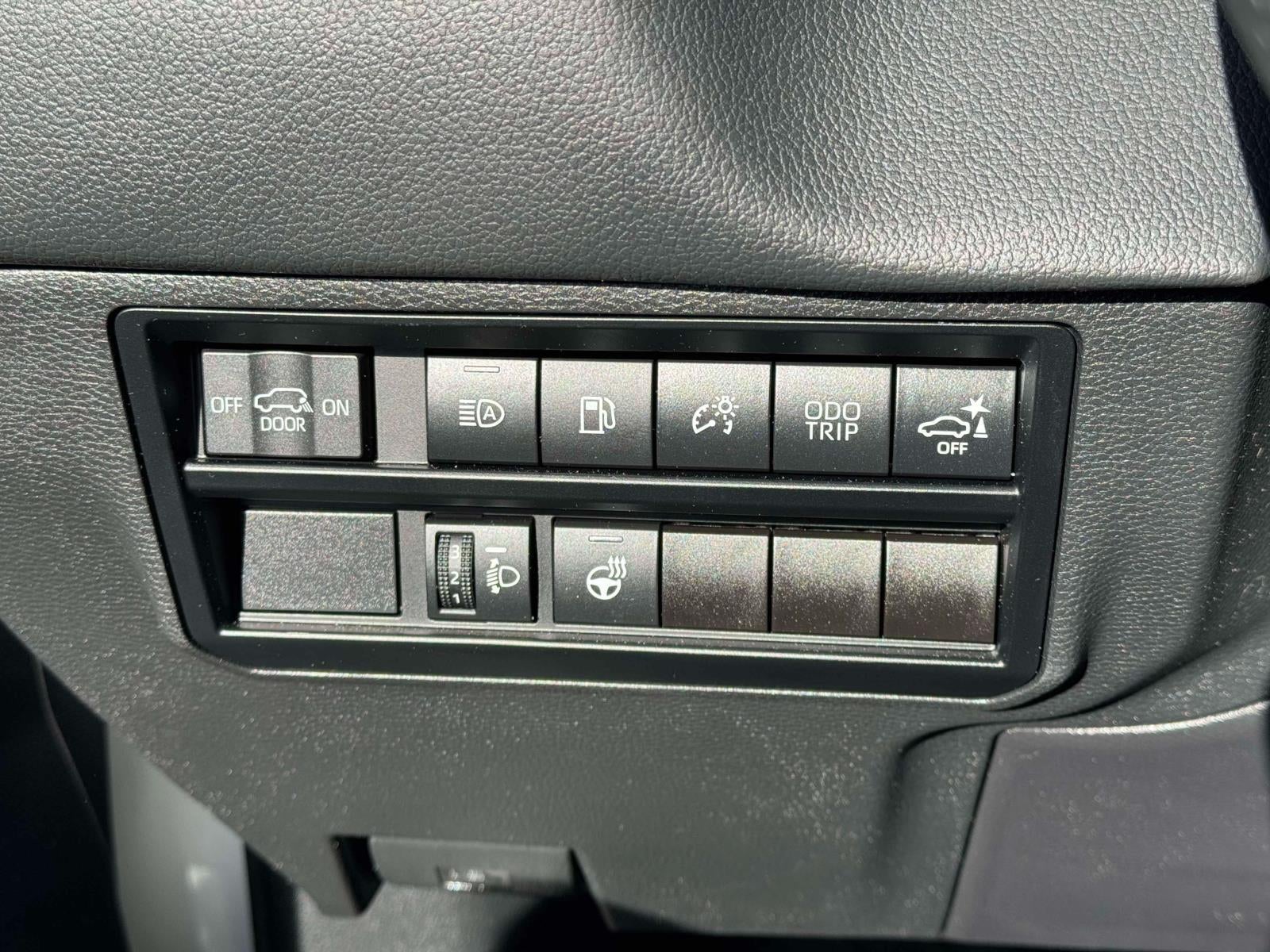 2023 Toyota Sequoia SR5 - Photo 25