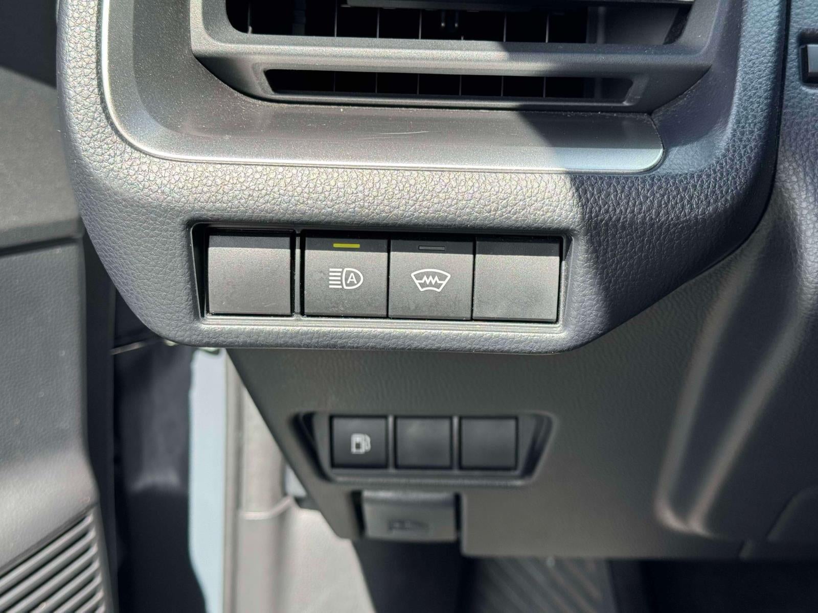 2025 Toyota Prius LE