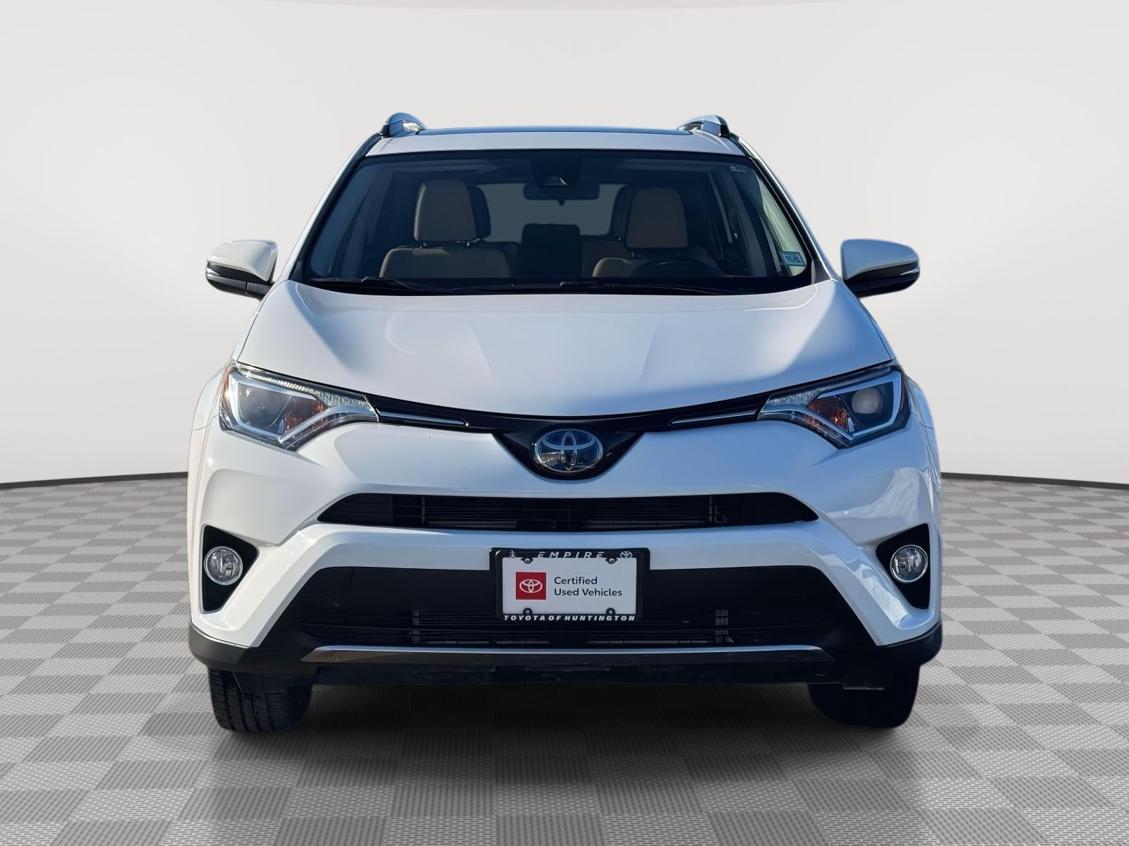 Used 2018 Toyota RAV4 XLE with VIN JTMRJREV0JD250734 for sale in Huntington Station, NY