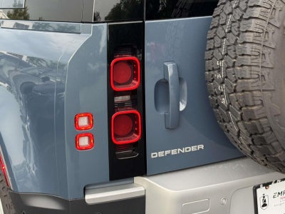 2024 Land Rover Defender 110 P300