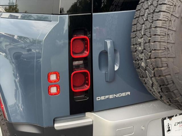 2024 Land Rover Defender 110 P300