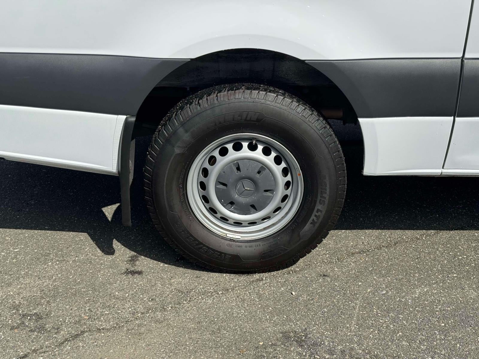 2022 Mercedes-Benz Sprinter 2500 Standard Roof V6