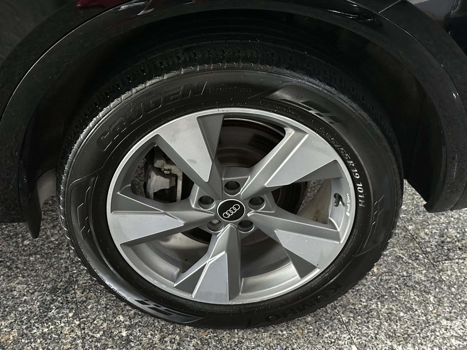 2023 Audi Q5 Premium 40 TFSI quattro S tronic
