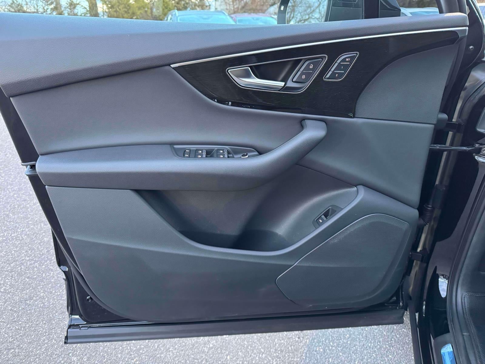 2023 Audi Q7 Premium 45 TFSI quattro Tiptronic