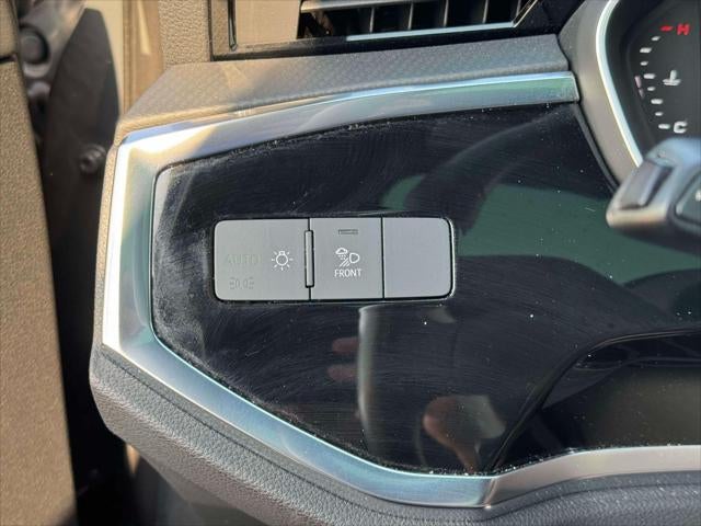 2024 Audi Q3 Premium 40 TFSI quattro Tiptronic