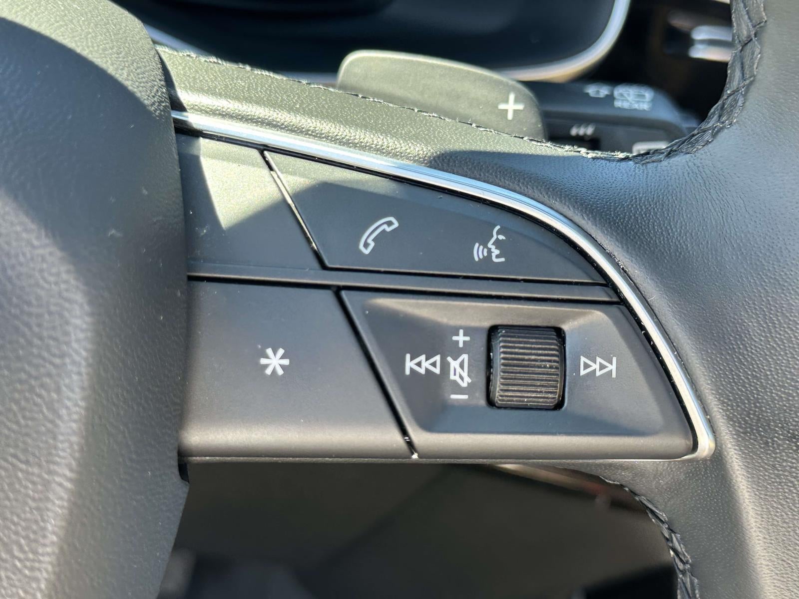 2023 Audi Q8 Premium Plus 55 TFSI quattro Tiptronic