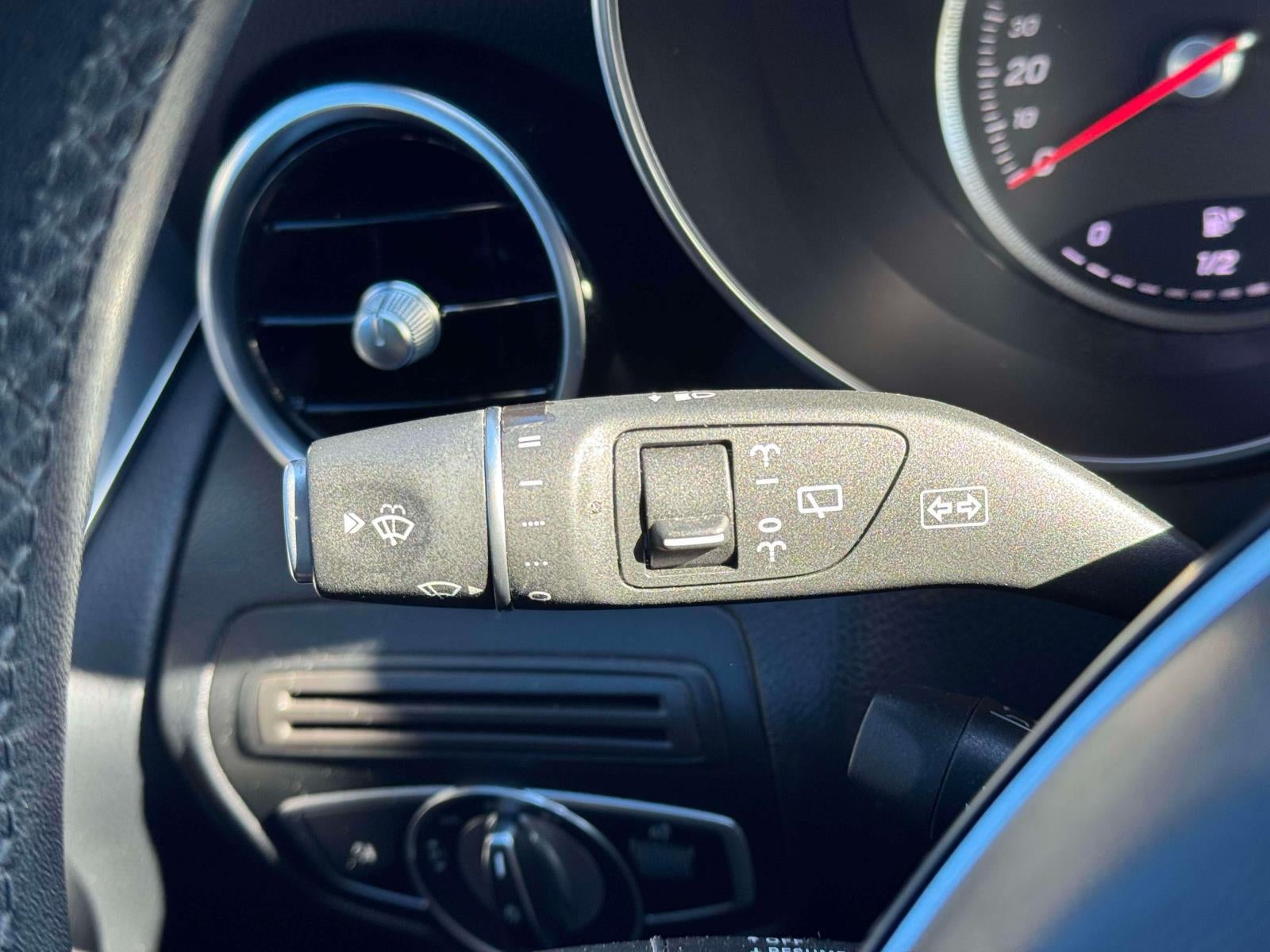 2019 Mercedes-Benz GLC 300 GLC 300