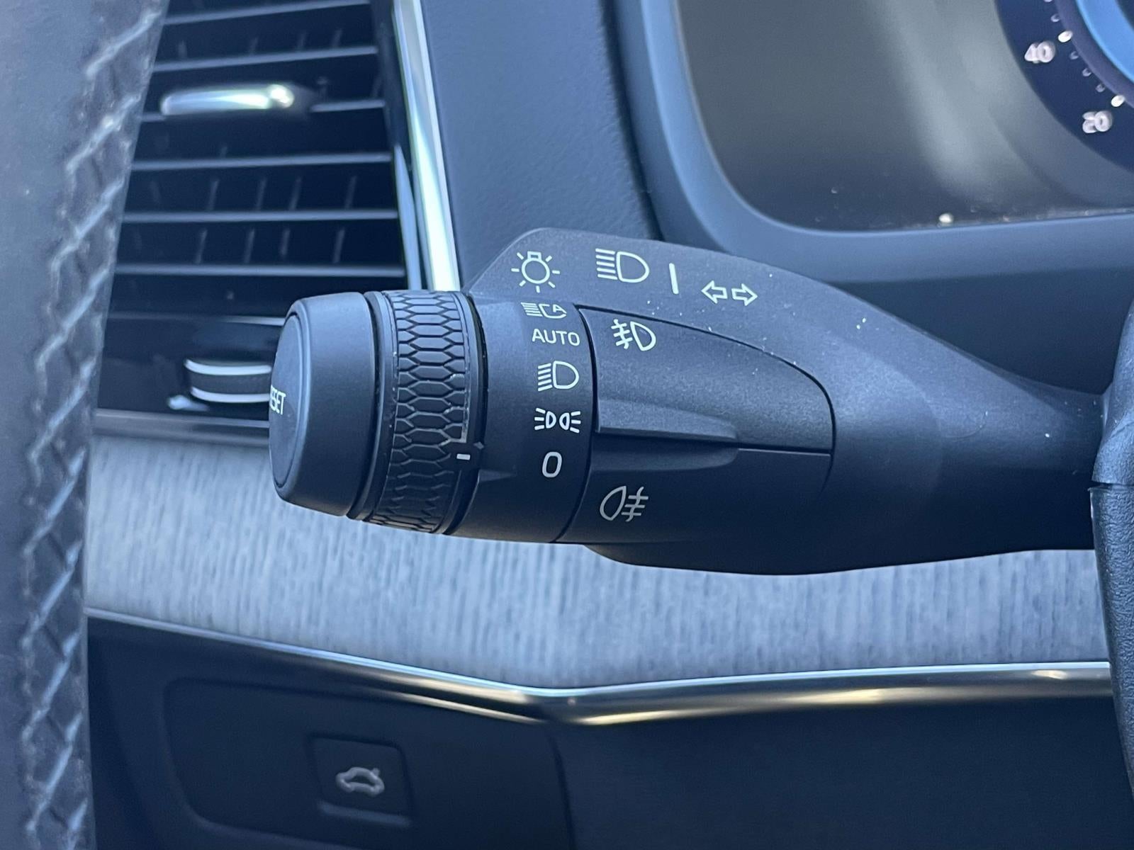 2023 Volvo XC90 B6 Ultimate 6-Seater