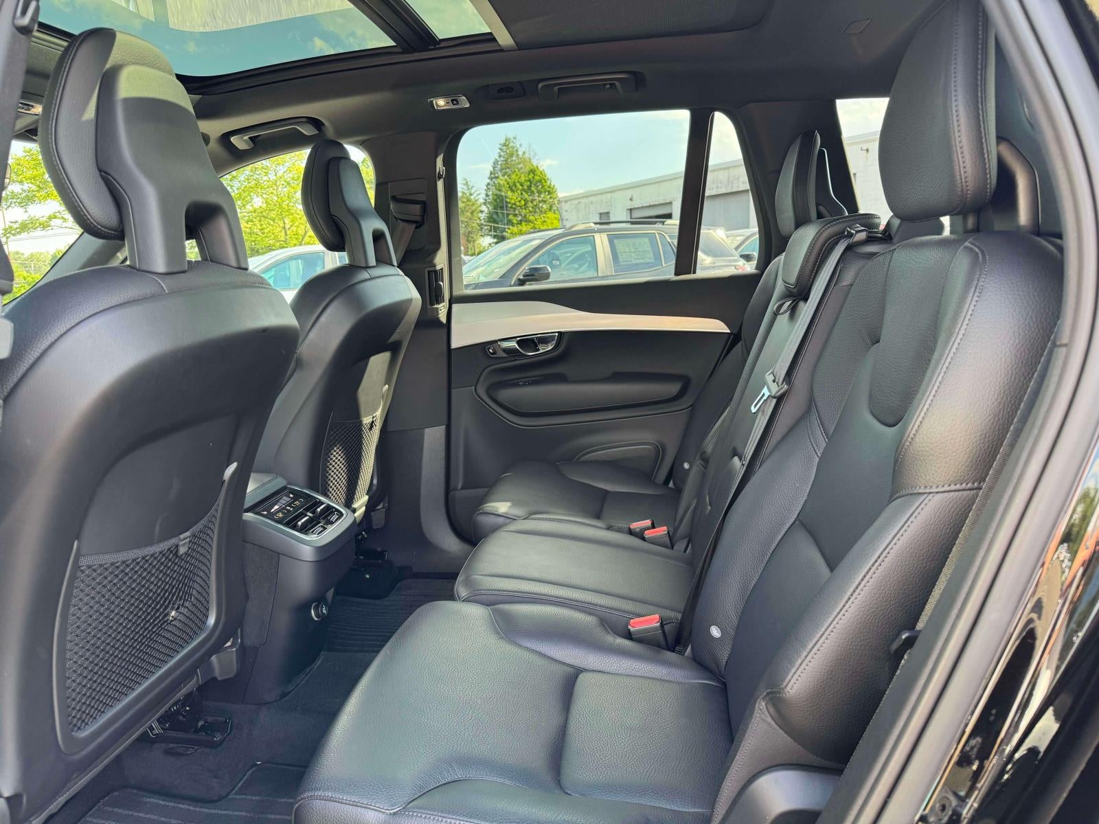 2016 Volvo XC90 T6 Momentum