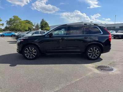 2016 Volvo XC90 T6 Momentum